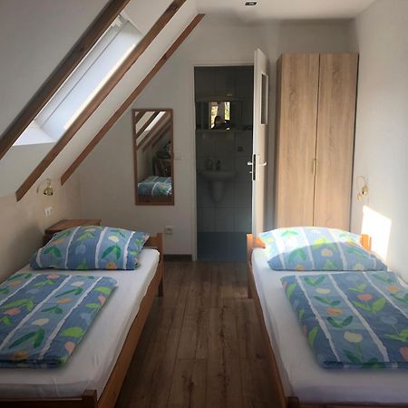 Dom Pod Sosnami Bed & Breakfast Миелно Екстериор снимка