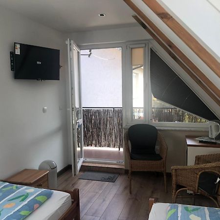 Dom Pod Sosnami Bed & Breakfast Миелно Екстериор снимка