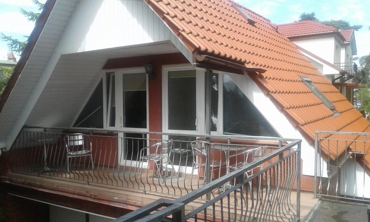 Dom Pod Sosnami Bed & Breakfast Миелно Екстериор снимка