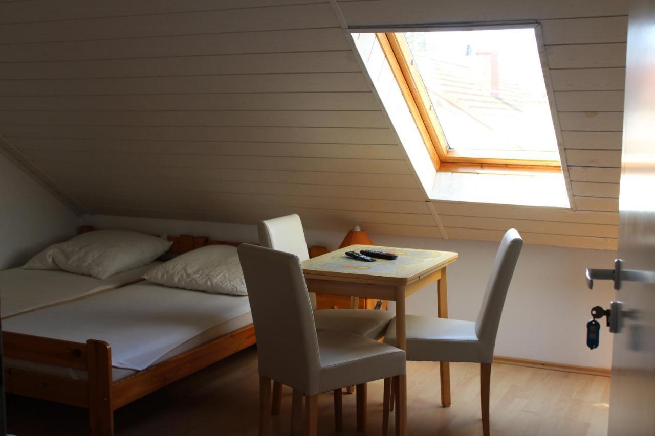 Dom Pod Sosnami Bed & Breakfast Миелно Екстериор снимка