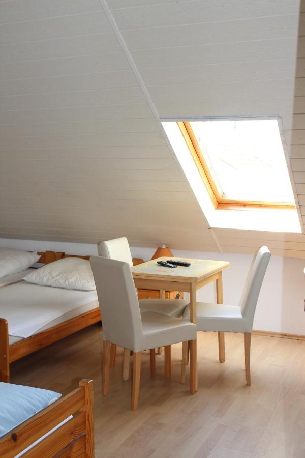 Dom Pod Sosnami Bed & Breakfast Миелно Екстериор снимка