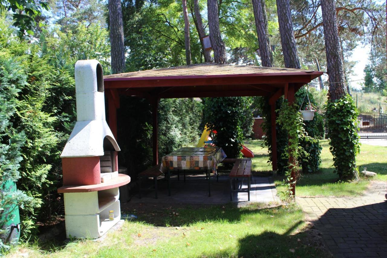 Dom Pod Sosnami Bed & Breakfast Миелно Екстериор снимка