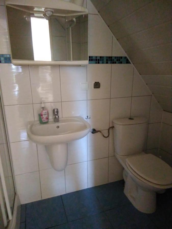 Dom Pod Sosnami Bed & Breakfast Миелно Екстериор снимка