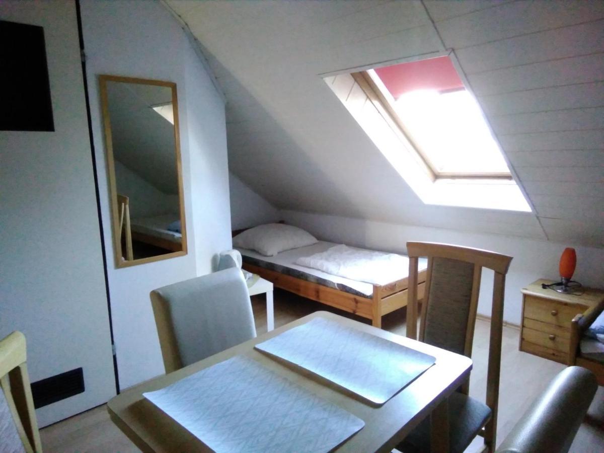 Dom Pod Sosnami Bed & Breakfast Миелно Екстериор снимка