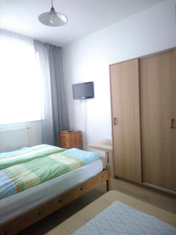 Dom Pod Sosnami Bed & Breakfast Миелно Екстериор снимка