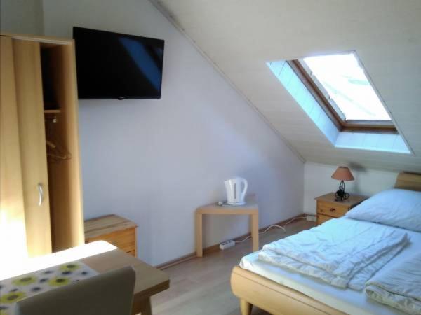Dom Pod Sosnami Bed & Breakfast Миелно Стая снимка