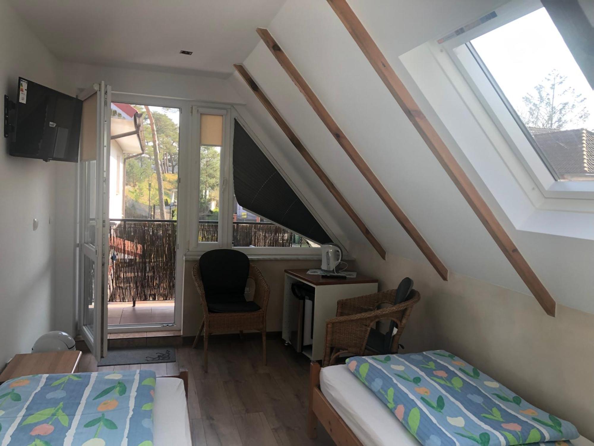 Dom Pod Sosnami Bed & Breakfast Миелно Екстериор снимка